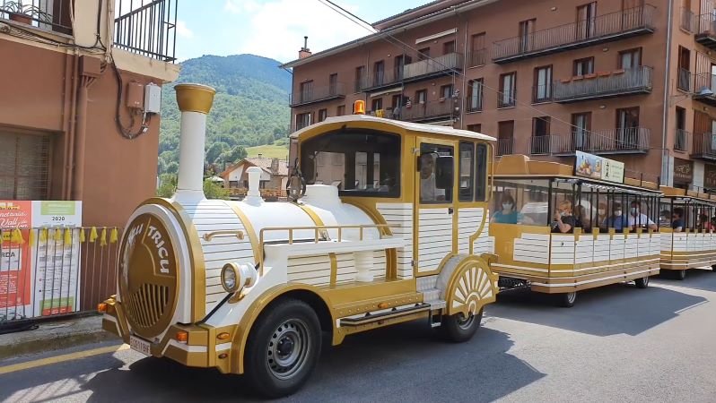 El nou trenet turístic de la Vall de Camprodon s'ha estrenat aquest cap de setmana