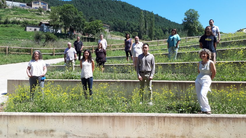 Foto de família de la nova executiva comarcal d'ERC, a les Llosses