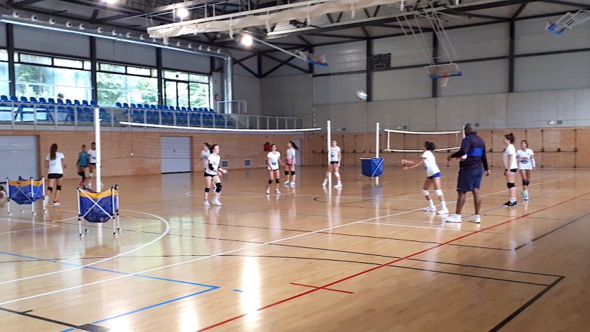 Un dels entrenaments del voleibol del FC Barcelona a Ripoll