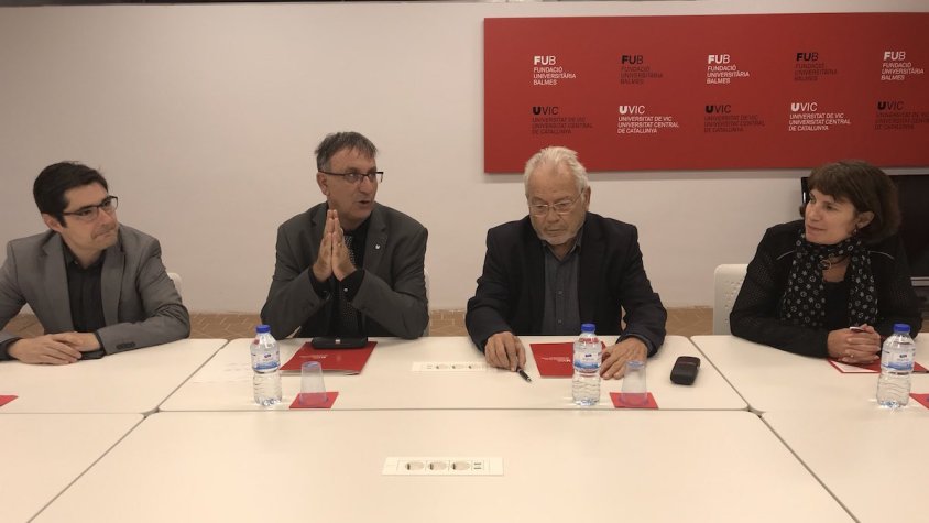 Signatura del conveni entre la UVic-UCC i la Fundació Eduard Soler