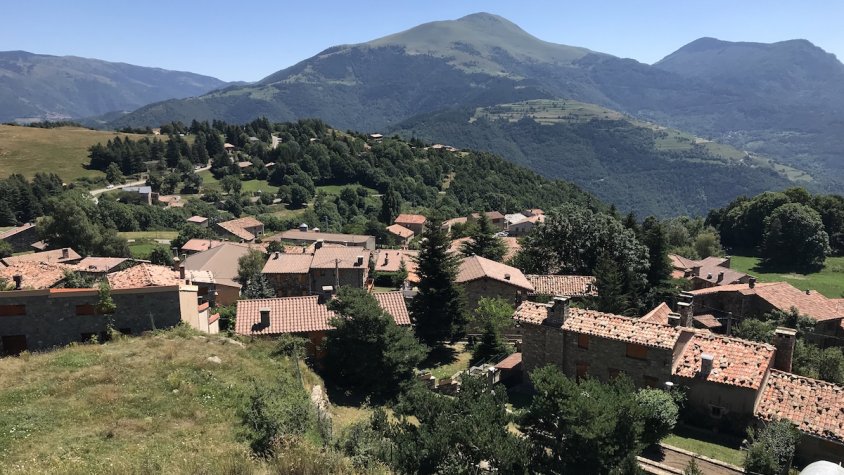 Campelles aposta per reduir les emissions de carboni amb les plaques solars