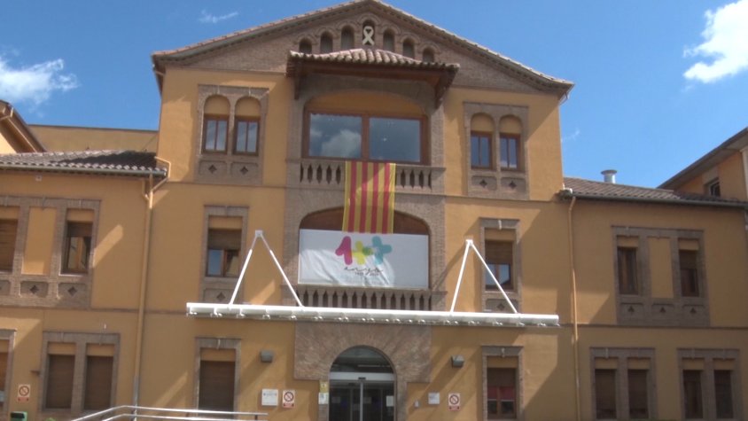 Es mantenen dos professionals sanitaris en aïllament