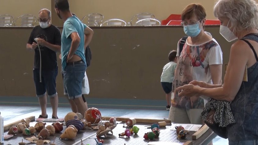 La fira pretén conservar la tradició de la joguina de fusta