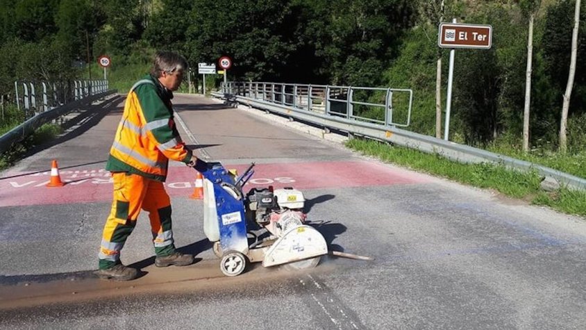 Instal·lació d'un dels eco-comptadors a Setcases