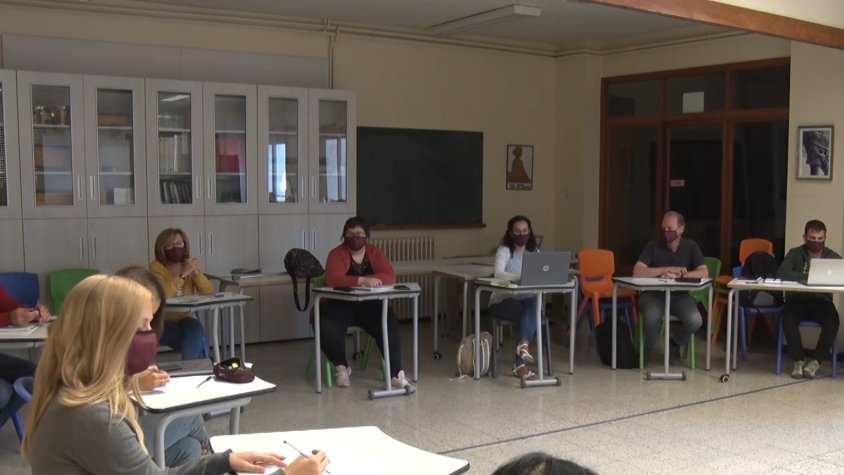 El claustre prepara l'entrada dels alumnes