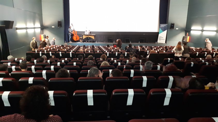 Moments abans de la sessió inaugural del festival a Ripoll