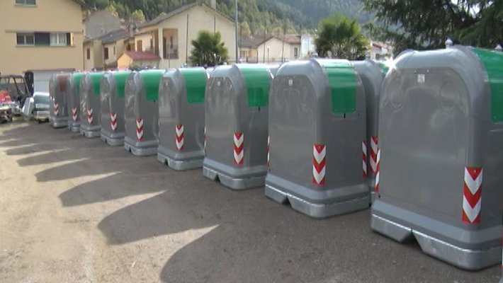 Els nous contenidors que es faran servir a Campdevànol són més resistents que els actuals