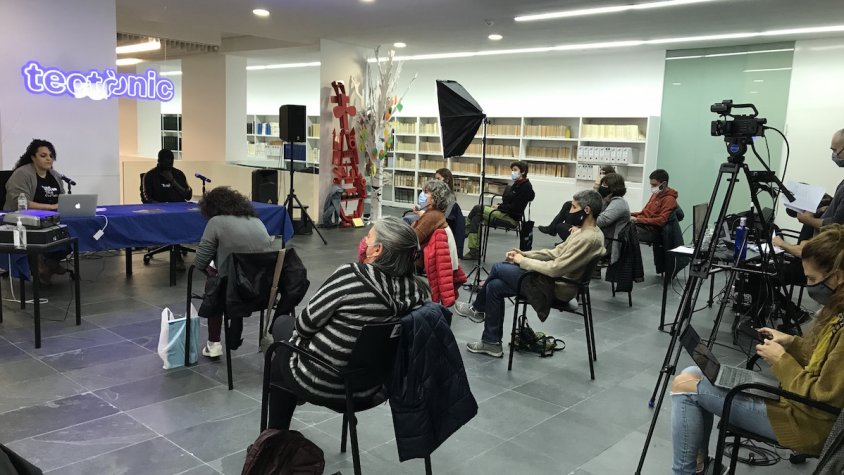 La conversa sobre migració a la biblioteca Lambert Mata de Ripoll aquest dimecres