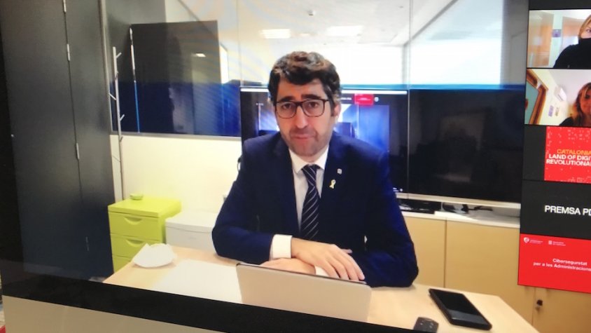 El conseller Jordi Puigneró informant del pla de desplegament de la fibra òptica al Ripollès