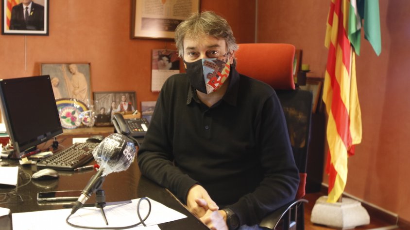 Jordi Munell, al seu despatx de l'ajuntament de Ripoll