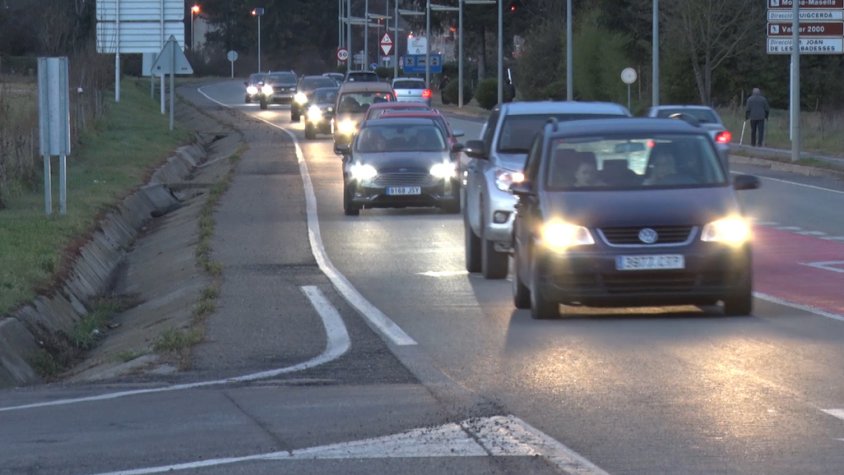 Cues de cotxes abandonant el Ripollès aquest dimarts
