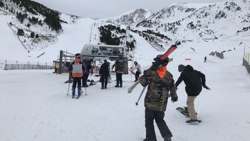 Els primers esquiadors a Vallter 2000 aquest matí