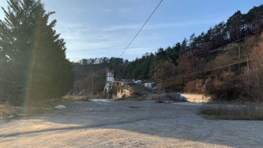 La gravera abandonada a la recta de Les Llosses