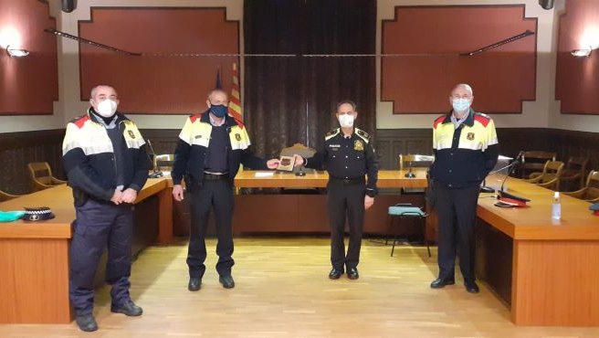 Joan Garcia  va rebre un reconeixement a la sala Eudald Pradell de l'ajuntament de Ripoll