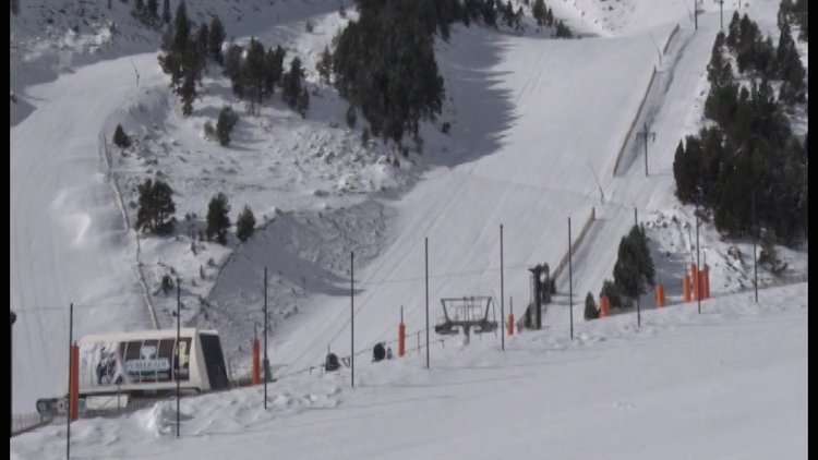 Les llevantades del mes de novembre han permès acumular neu suficient per obrir abans d'hora