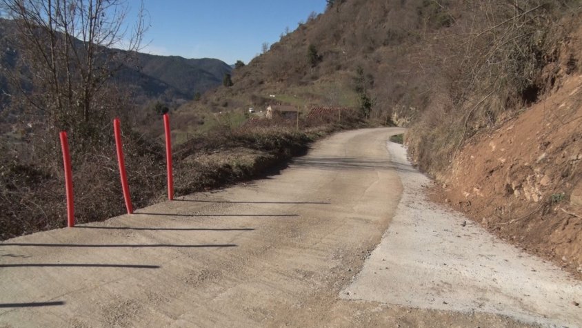 Estat actual del tram al nucli de Puigsec després de l'arranjament per part del consistori