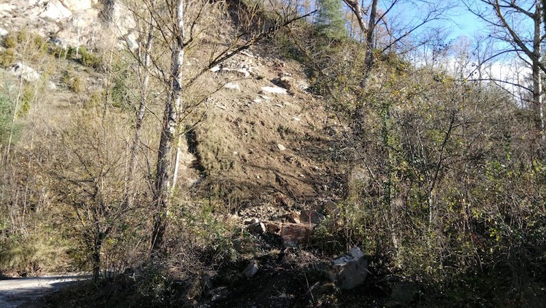 La Diputació assegurarà el talús amb una malla de protecció de contenció