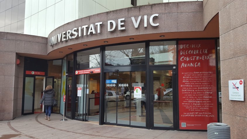 Es combinen encara classes a l'aula amb sessions 'online' fins a final de curs