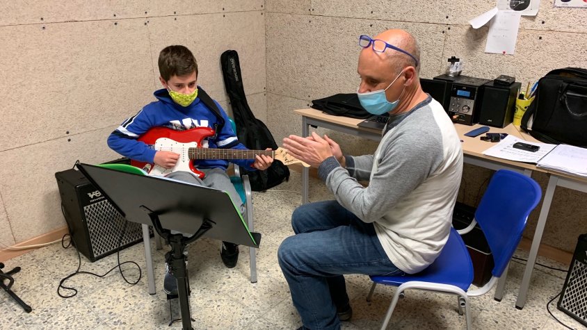 Les classes es realitzen amb mesures anti-COVID