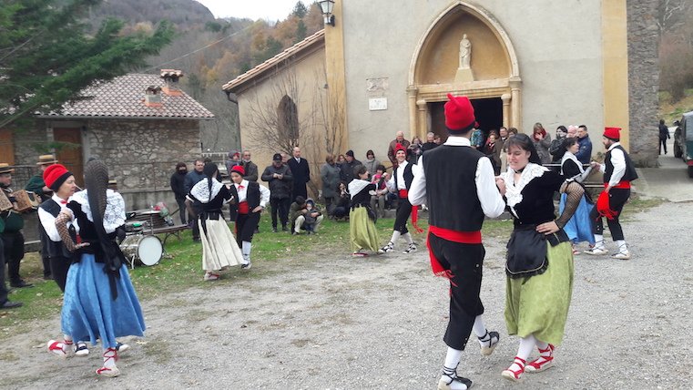 Els ballets tradicionals són un element imprescindible de totes les festes d'Ogassa