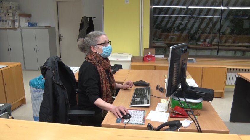 L'Angie Larrosa és l'informadora ambiental del consistori