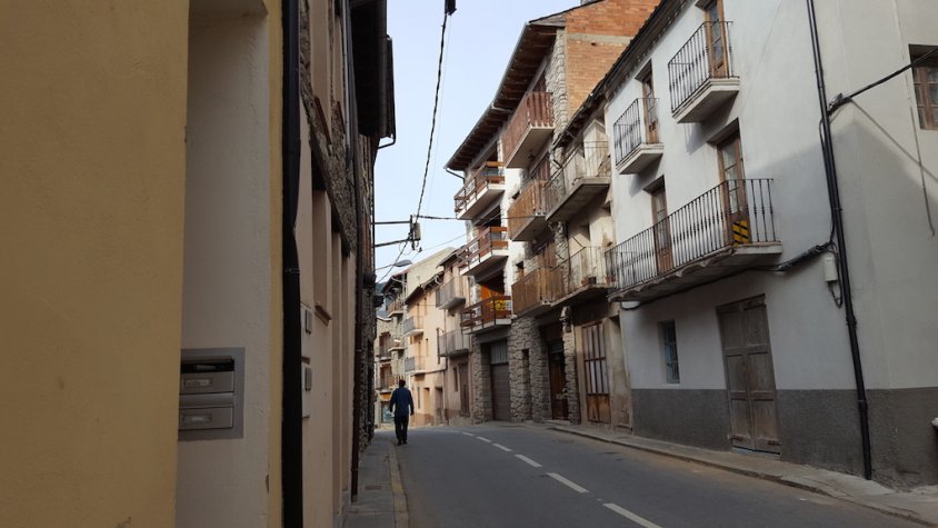 Segons l'alcalde de Planoles, és molt difícil tornar a obrir un negoci que tanca en un poble amb pocs habitants