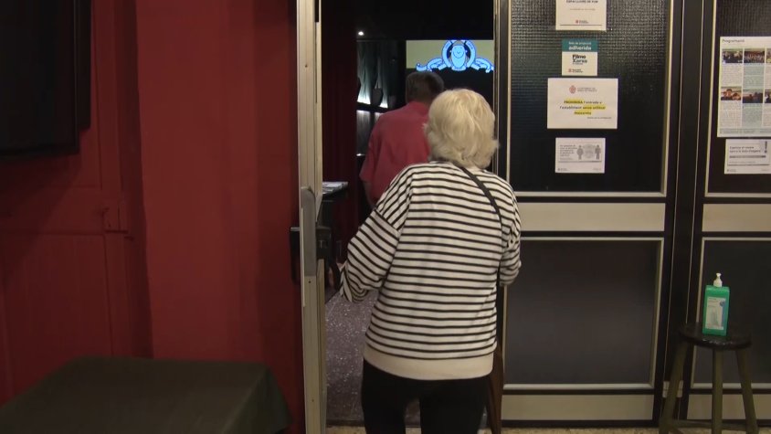 Uns espectadors entrant a una de les sessions de l'edició de l'any passat del Festival Gollut