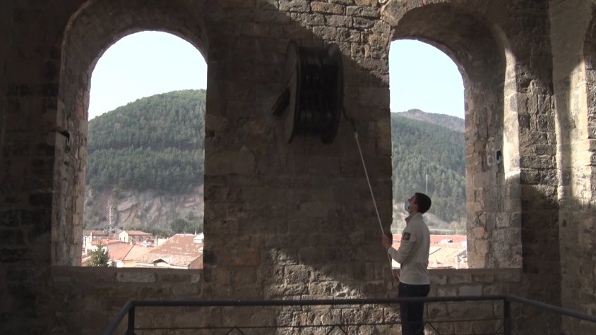 Ferran Raigon fent sonar la matraca el dissabte Sant