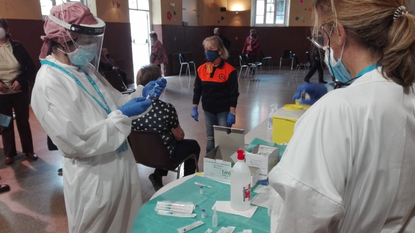 El Centre Cívic Eudald Graells és l'espai intermedi que s'utilitza per vacunar a la capital del Ripollès