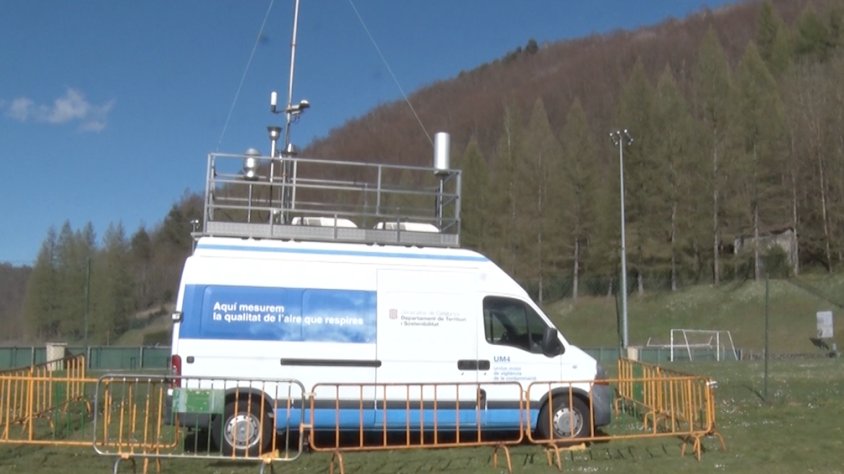 La furgoneta per a mesurar l'aire es troba al pavelló Llandrius