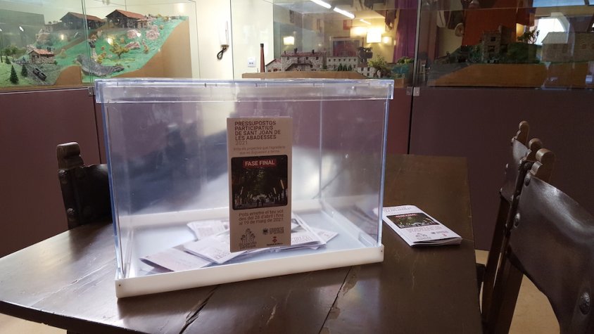 Les votacions poden ser presencials a l'ajuntament o bé efectuar-se de manera telemàtica