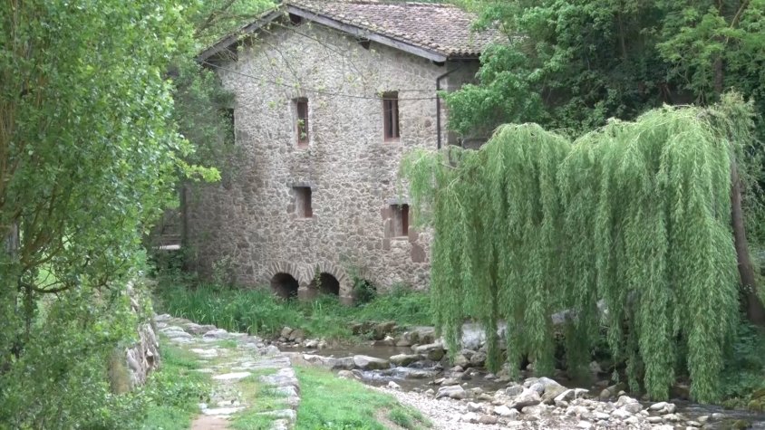 Actualment l'equipament municipal precisa d'alguns canvis