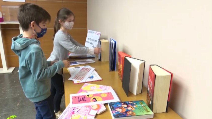 Van exposar els objectes i treballs fets durant el confinament al Museu Etnogràfic