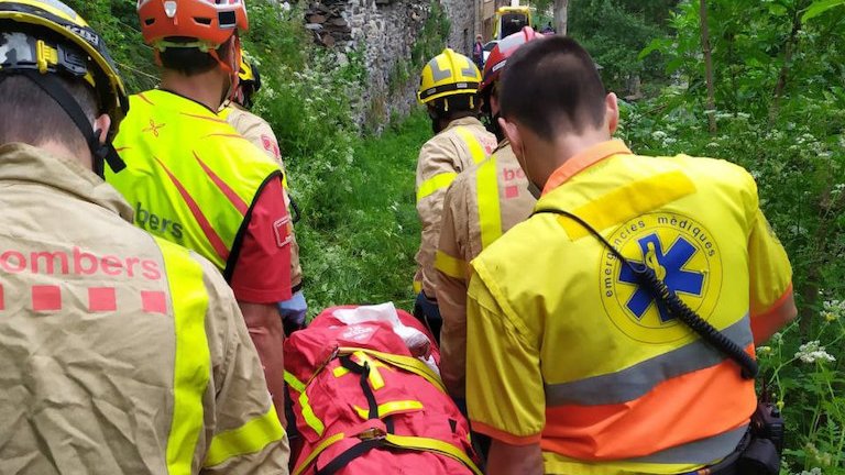 La dona accidentada ha estat rescatada aquest matí per part dels Bombers de la Generalitat