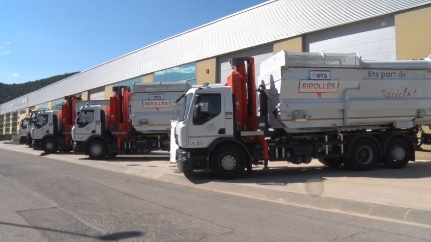 Els camions del servei d'escombraries del Consell Comarcal del Ripollès