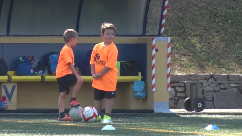 Els infants gaudeixen de dues setmanes intenses d'esport