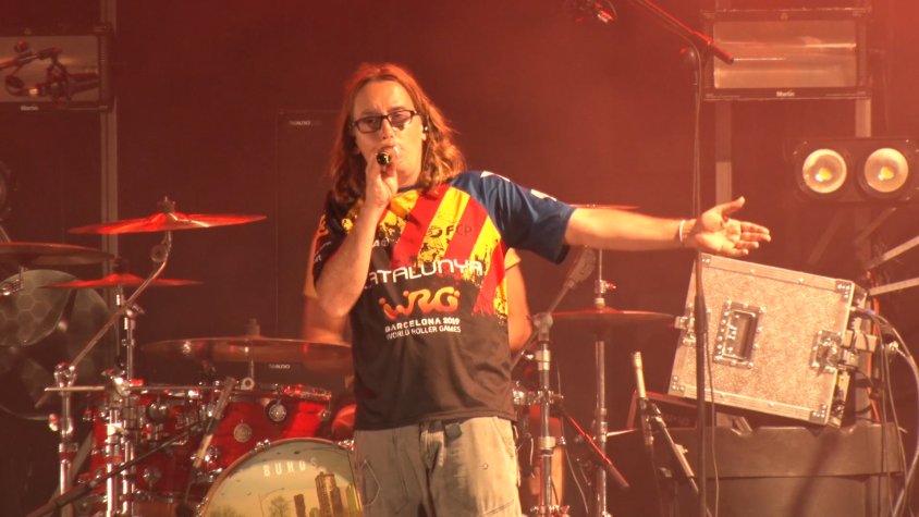 Durant l'actuació del grup Buhos a Ripoll