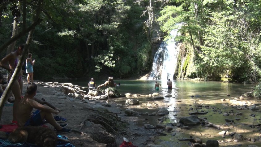 Aquest dilluns no hi va haver aglomeracions al gorg però sí visites freqüents