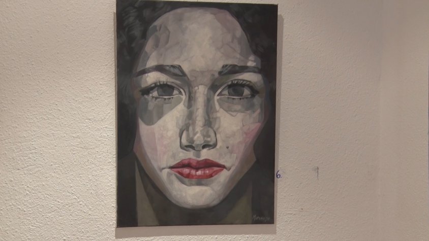 Una de les pintures de Moreno a l'espai d'art de la fundació