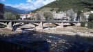 Adif repararà el pont del ferrocarril de Ripoll després d’anys de reclamacions