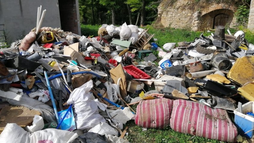 Abocaven, entre altres, runes, roba, pneumàtics o elements electrònics