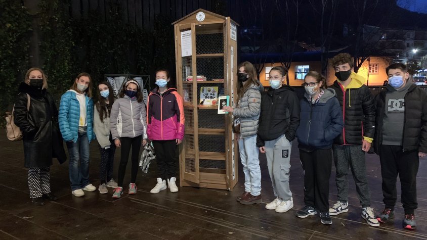 Els membres dels dos mandats que han impulsat la proposta han assistit a la presentació