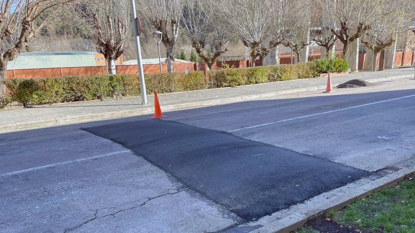 Aquest és un dels passos elevats que s'ha construït a la carretera de Barcelona