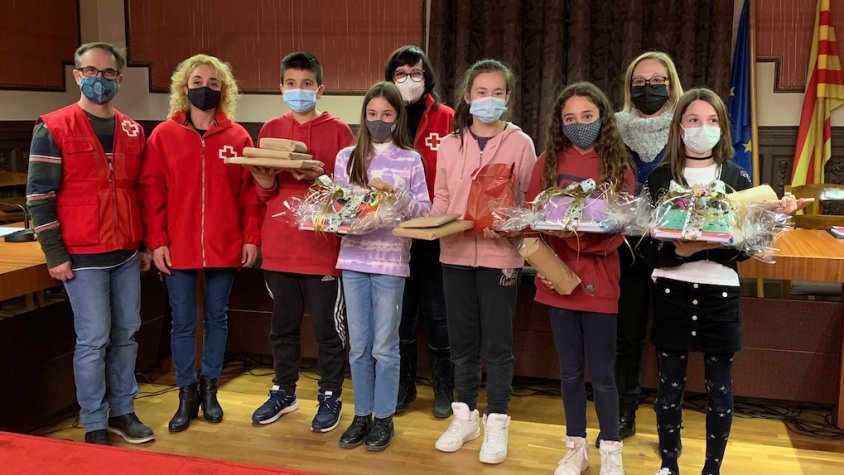 Els membres del consistori han comprat el material als comerços de Ripoll amb una partida pròpia