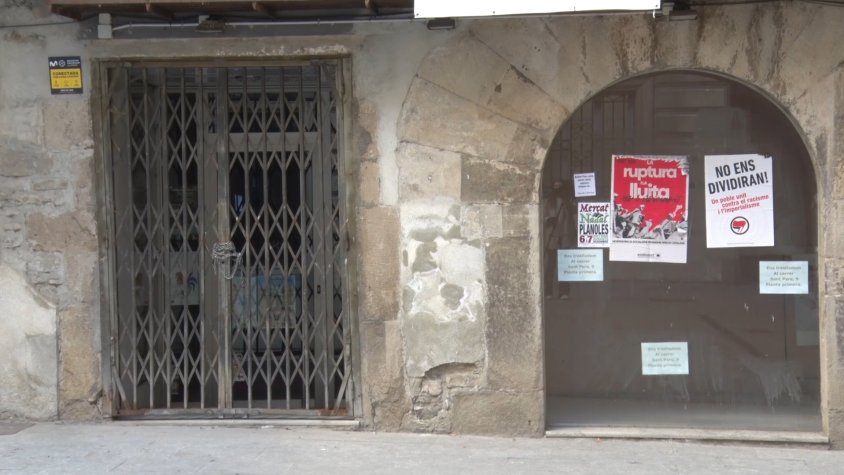 Un dels locals buits del centre de Ripoll