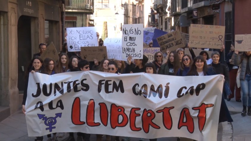 Reivindicació feminista al centre de Ripoll