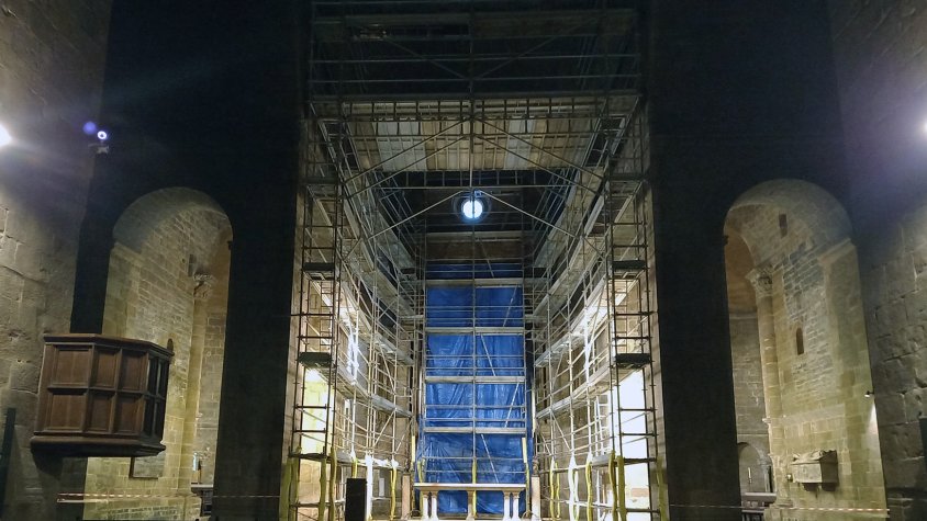 Està en marxa la tercera fase del sanejament de l'absis central del presbiteri