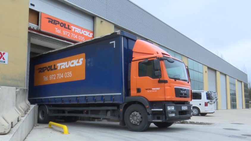 Entrada del garatge de l'empresa Ripoll Trucks