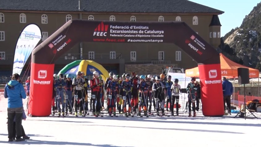 Els esquiadors abans de començar el campionat de Catalunya d’esquí de muntanya