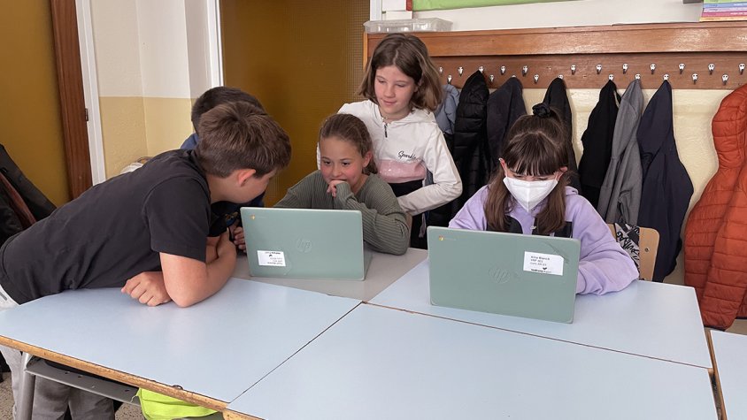 Les mascaretes no han desaparegut del tot als centres escolars